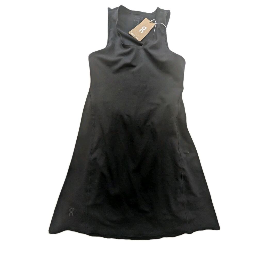 On Cloud Women's Medium Studio Athletic Dress With Built In Tights Close Fit NWT